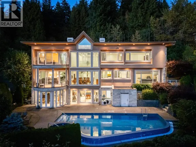 1562 PINECREST DRIVE, West Vancouver, British Columbia V7S3E8