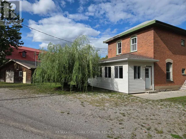 10 HILL STREET, Selwyn, Ontario K0L2H0