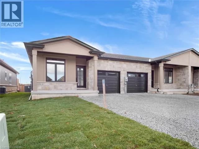 26 AUSTIN Drive, Welland, Ontario L3C0J8