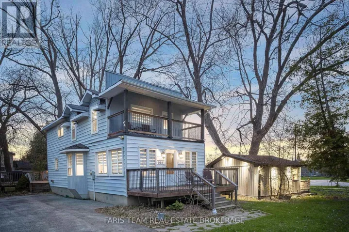 687 INNISFIL BEACH ROAD, Innisfil (Alcona), Ontario L0L2M0