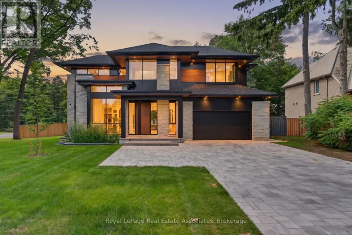 1270 BIRCHVIEW DRIVE, Mississauga (Lorne Park), Ontario L5H3E4
