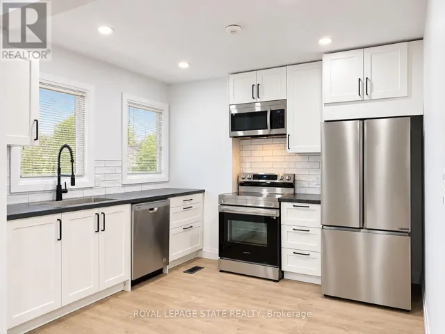 UPPER - 24 SANDALWOOD AVENUE, Hamilton (Huntington), Ontario L8T2E3