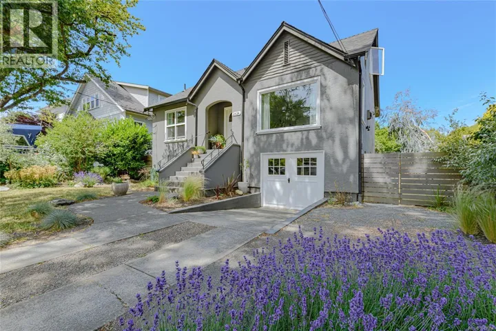 2624 Estevan Ave, Oak Bay, British Columbia V8R2T2