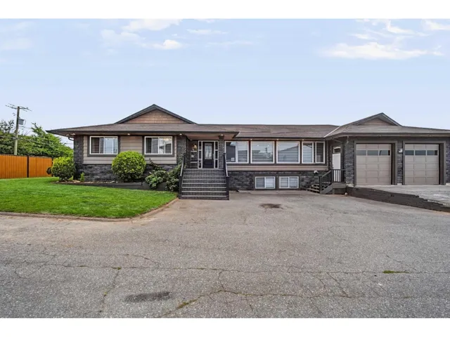 2247 WINDSOR STREET, Abbotsford, British Columbia V2T6L8