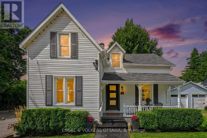 8169 VICTORIA LANE, Ottawa, Ontario K0A2P0