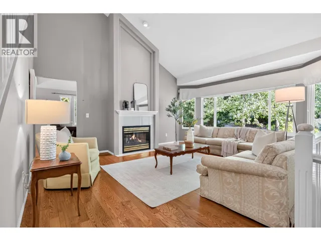 118 101 PARKSIDE DRIVE, Port Moody, British Columbia V3H4W6