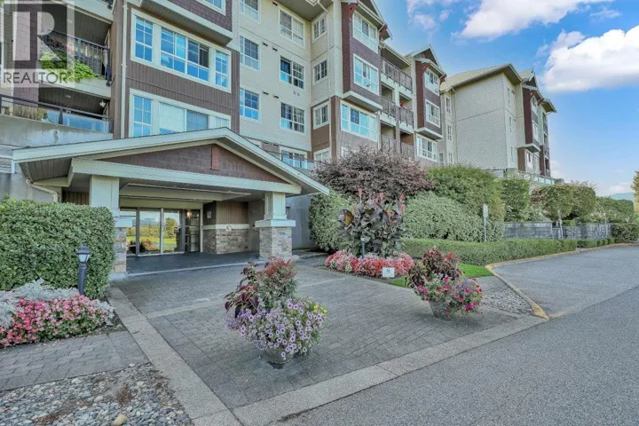 212 19677 MEADOW GARDENS WAY, Pitt Meadows, British Columbia V3Y0A2
