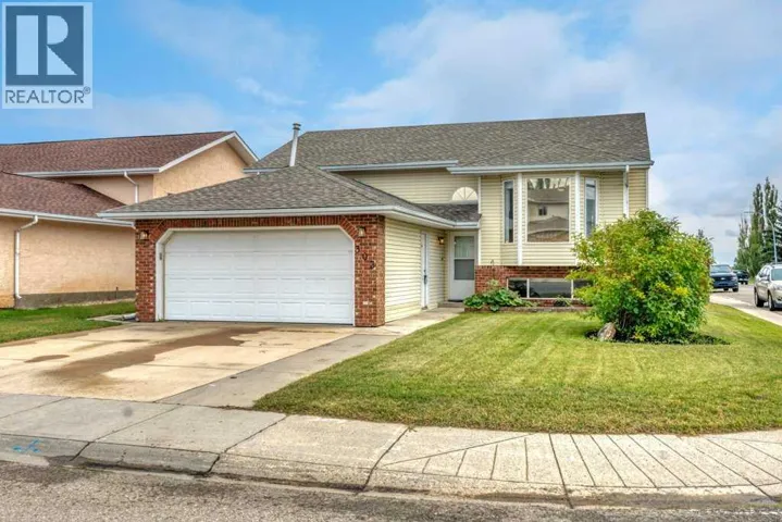 303 Strathaven Drive, Strathmore, Alberta T1P1M2
