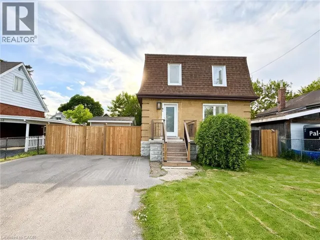 94 HOWARD Avenue, Hamilton, Ontario L9A2W5