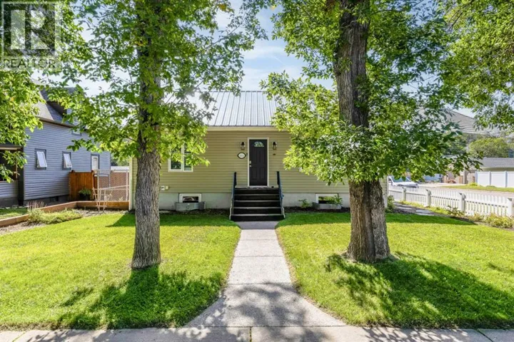 501 10 Street SE, Medicine Hat, Alberta T1A1R4
