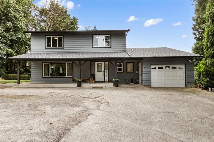 3216 SADDLE STREET, Abbotsford, British Columbia V2S4X3