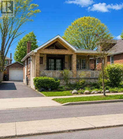221 CHURCH STREET, Toronto (Humberlea-Pelmo Park), Ontario M9N1N9