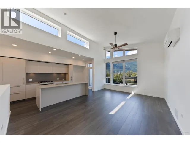 208 1500 SCOTT CRESCENT, Squamish, British Columbia V8B1G4