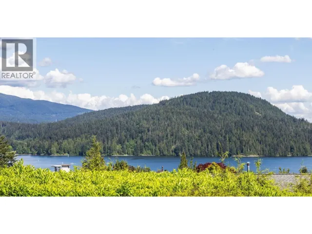 474 FAIRWAY DRIVE, North Vancouver, British Columbia V7G1L5