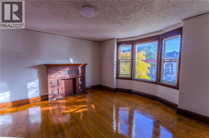 1369 MAIN Street E Unit# 2, Hamilton, Ontario L8K1B8