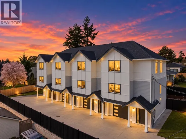 1 621 Broadway St, Saanich, British Columbia V8Z2G5