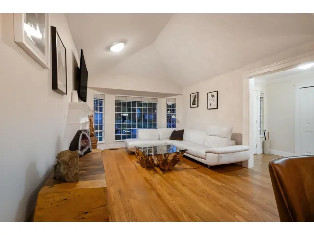 15295 111A AVENUE, Surrey, British Columbia V3R0G4