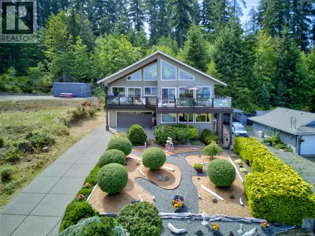 5633 6th St, Union Bay, British Columbia V0R3B0