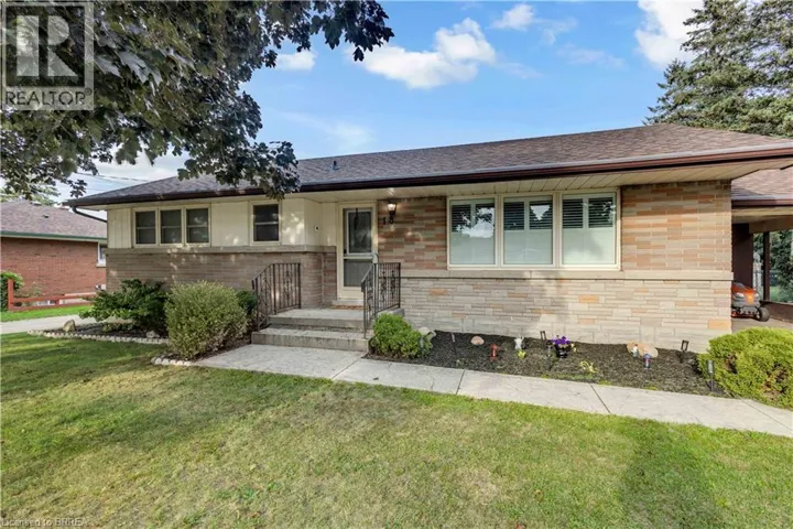 18 KINGSMOUNT Crescent, Brantford, Ontario N3T0L2