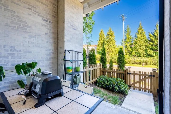 104 3315 148 STREET, Surrey, British Columbia V4P0H5