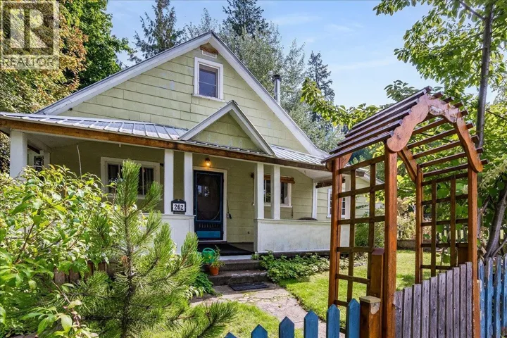 262 2nd Avenue, Procter, British Columbia V1L0B7