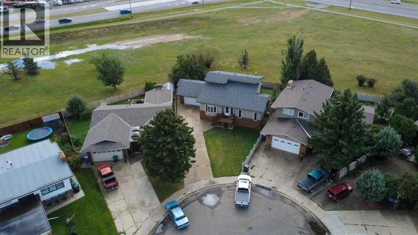 2223 42 Street S, Lethbridge, Alberta T1K4Y8
