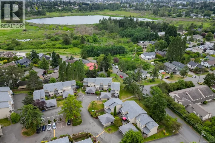11 3981 Nelthorpe St, Saanich, British Columbia V8X3Z2