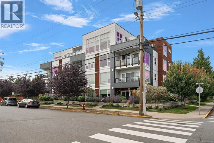 101 2447 Henry Ave, Sidney, British Columbia V8L4N3