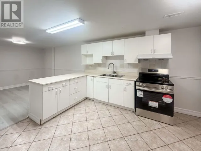 LOWER - 130 KINGSLAKE ROAD, Toronto (Don Valley Village), Ontario M2J3G1