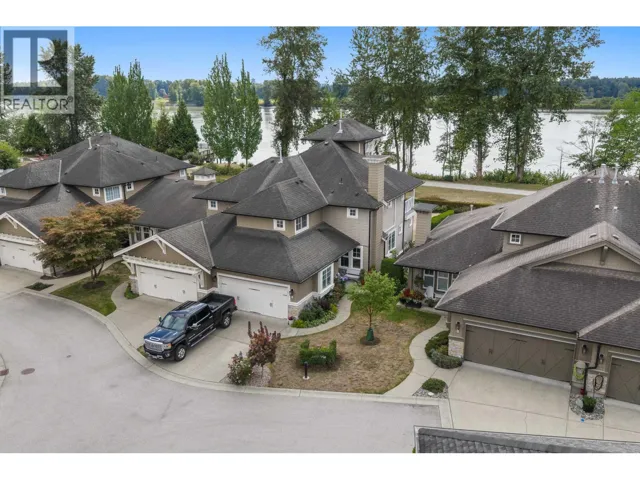 28 19452 FRASER WAY, Pitt Meadows, British Columbia V3Y0A3