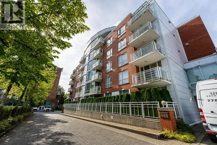 405 688 FAIRCHILD ROAD, Vancouver, British Columbia V5Z4P7