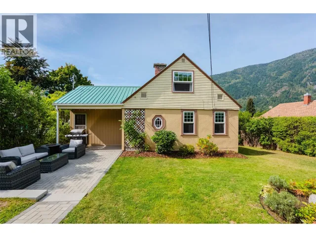 709 Fourth Street, Nelson, British Columbia V1L2S9