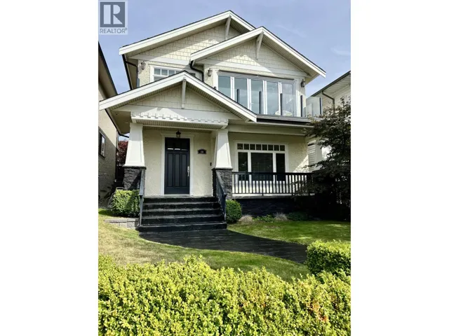 18 HYTHE AVENUE, Burnaby, British Columbia V5B3H7
