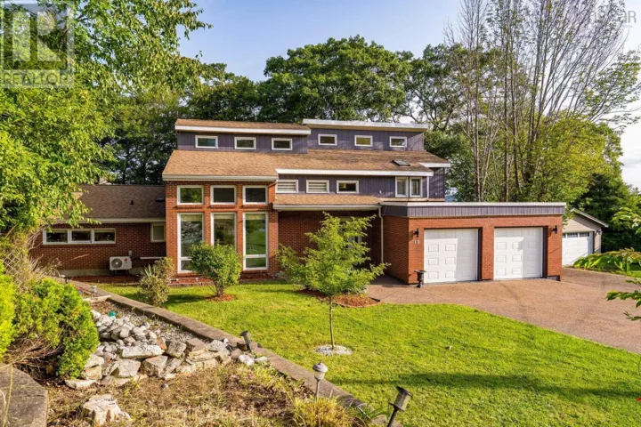 19 Cascade Drive, Clayton Park, Nova Scotia B3M1Z4