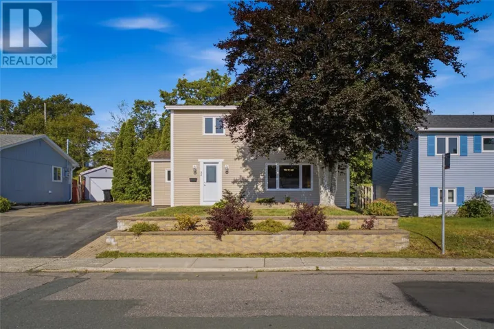 32 Gleneyre Street, St. John's, Newfoundland & Labrador A1A2M9