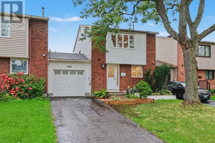 382 DUVAL LANE, Ottawa, Ontario K1E2K2