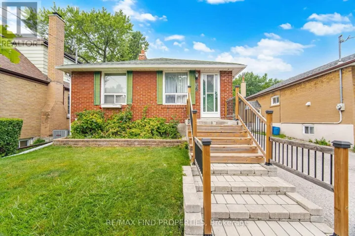 36 PINEGROVE AVENUE, Toronto (Birchcliffe-Cliffside), Ontario M1N2G5