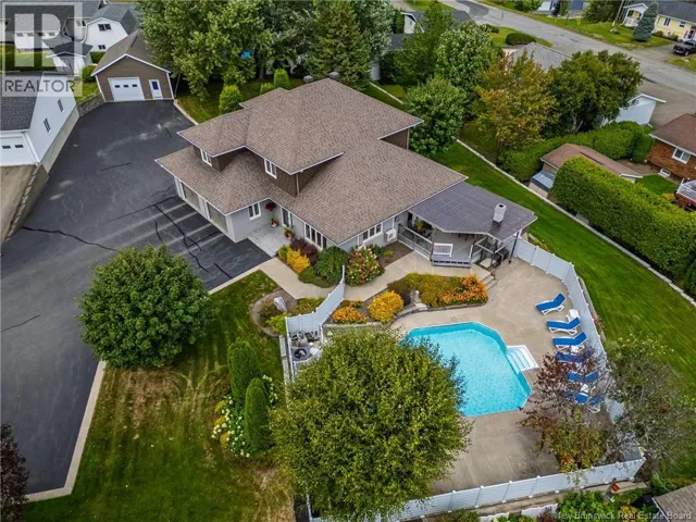 52 Levesque Street, Grand-Sault/Grand Falls, New Brunswick E3Z1A3