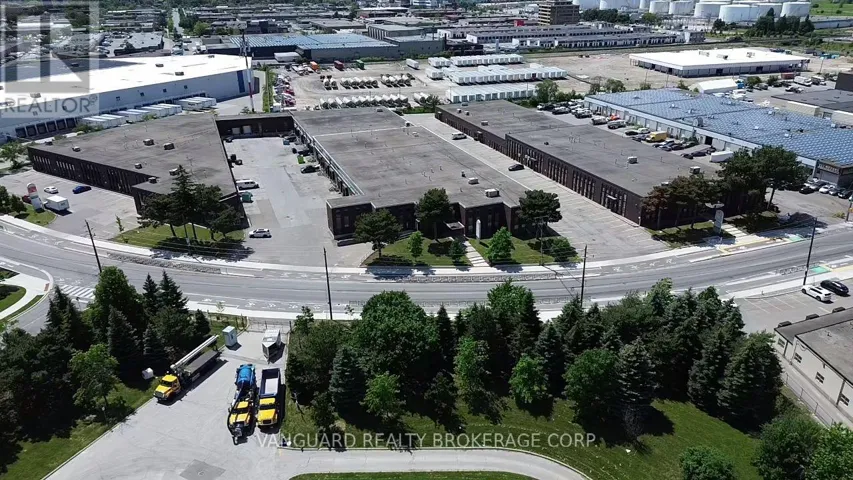 8-9 - 4478 CHESSWOOD DRIVE, Toronto (York University Heights), Ontario M3J2B9