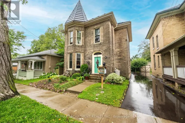 72 PEARL STREET, Brantford, Ontario N3T3N7