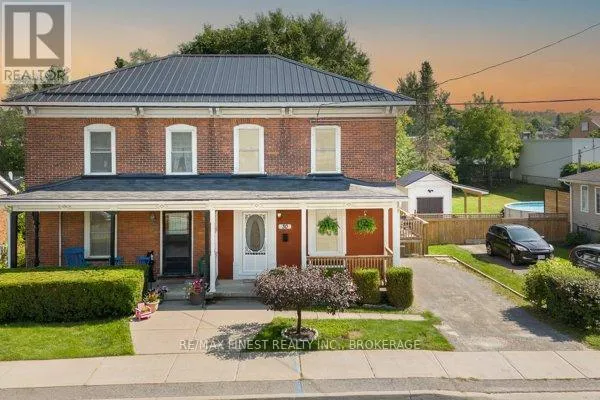 30 KING STREET, Prince Edward County (Picton Ward), Ontario K0K2T0