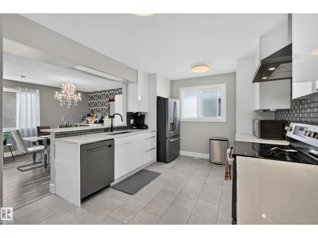 13512 111 ST NW, Edmonton, Alberta T5E4Z8