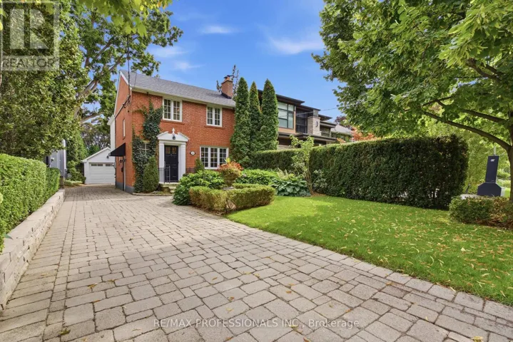 19 LANGMUIR CRESCENT, Toronto (Lambton Baby Point), Ontario M6S2A8