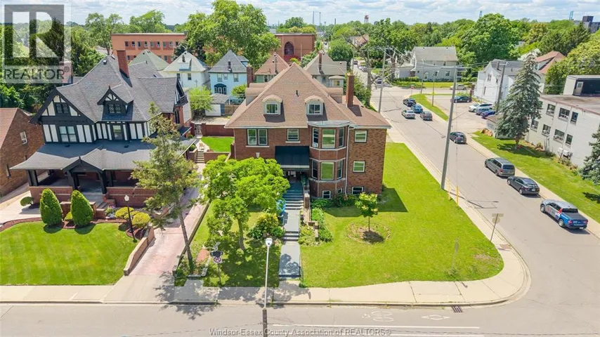 801 VICTORIA AVENUE, Windsor, Ontario N9A4N5