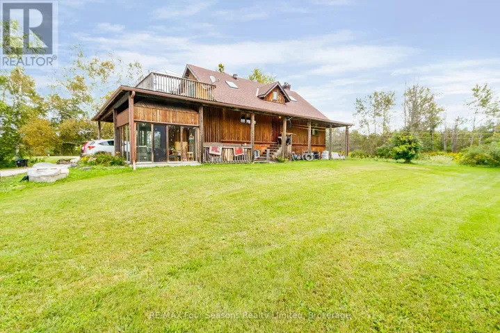 1040 15/16 SUNNIDALE SIDE ROAD S, Clearview, Ontario L0M1S0