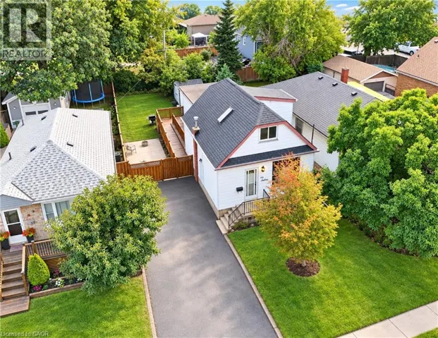 660 BURGESS Avenue, Hamilton, Ontario L8H6J1