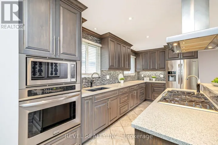 194 HAHN AVENUE, Cambridge, Ontario N3C2Z2