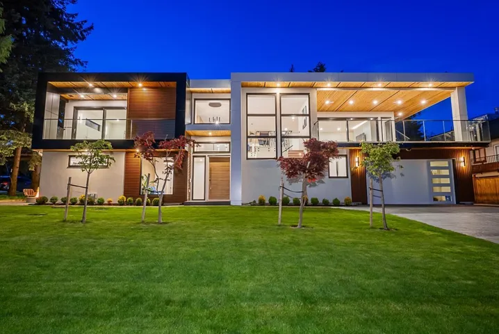 15911 CLIFF AVENUE, White Rock, British Columbia V4B1W8