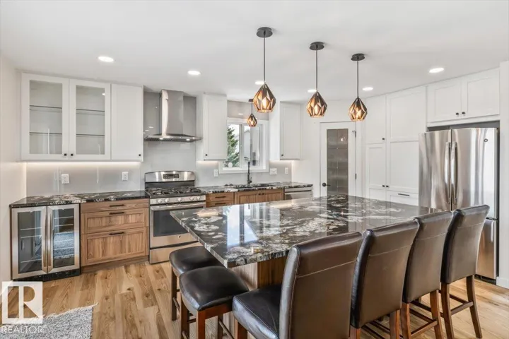 661 BEVINGTON PL NW, Edmonton, Alberta T5T6G6