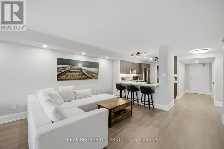 220 - 100 ARBORS LANE, Vaughan (West Woodbridge), Ontario L4L7G4